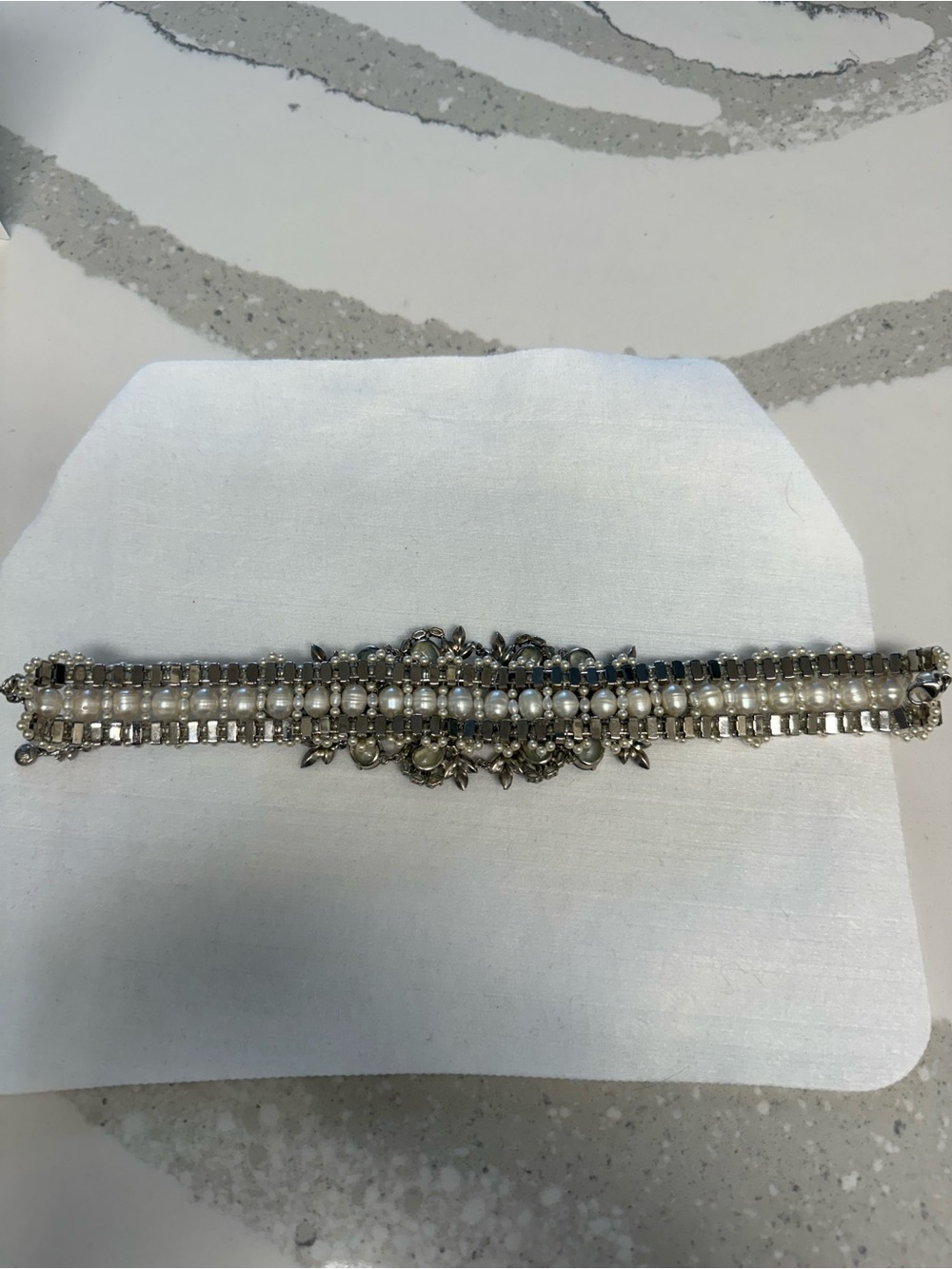 100% Authentic Chanel Vintage Pearl and Blue Crystal Floral Choker necklace - Picture 5 of 8